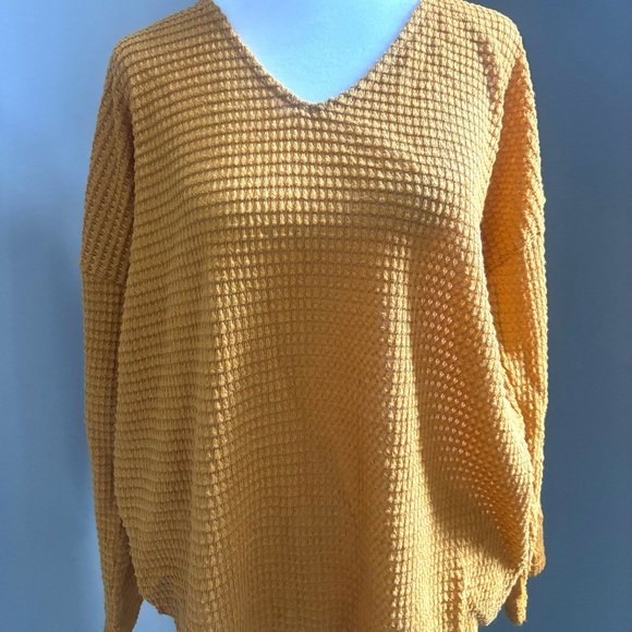 Comfy Open Back Knit Top - Picture 6 of 9